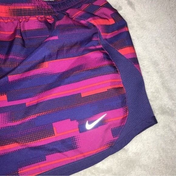 NIKE Women’s Lined Training & Running Shorts  //  Size- S - Picture 5 of 8